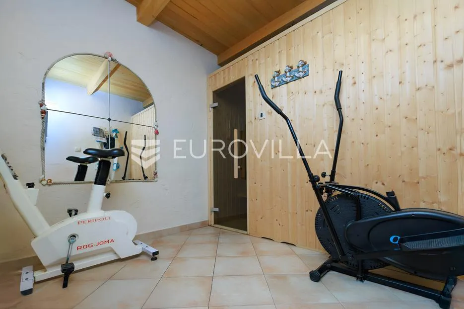 vinodolska općina, bribir, šarmantna vila s pomoćnim objektom i bazenom - slika 10