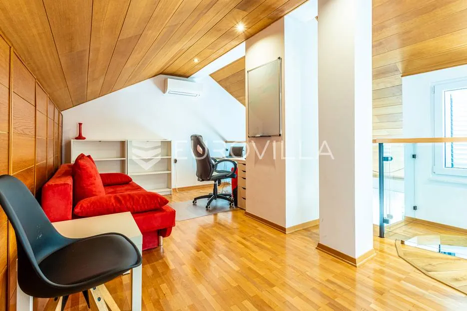 split, bol, moderan penthouse, 4 spavaće sobe - slika 21