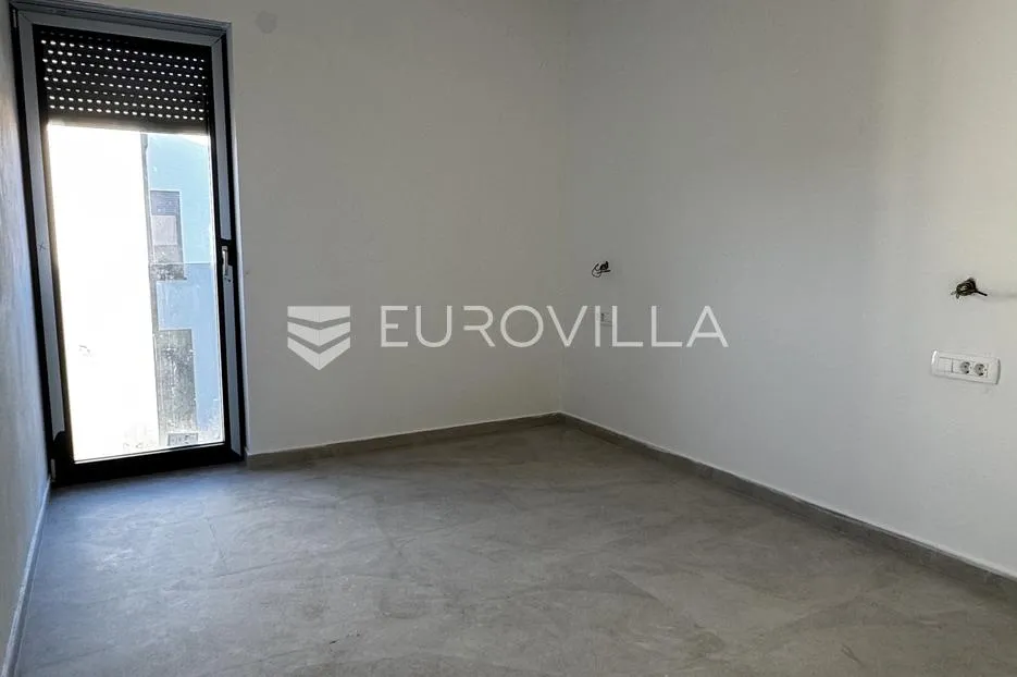 istra, novigrad, novogradnja, dvojna kuća 500 m od mora - slika 11
