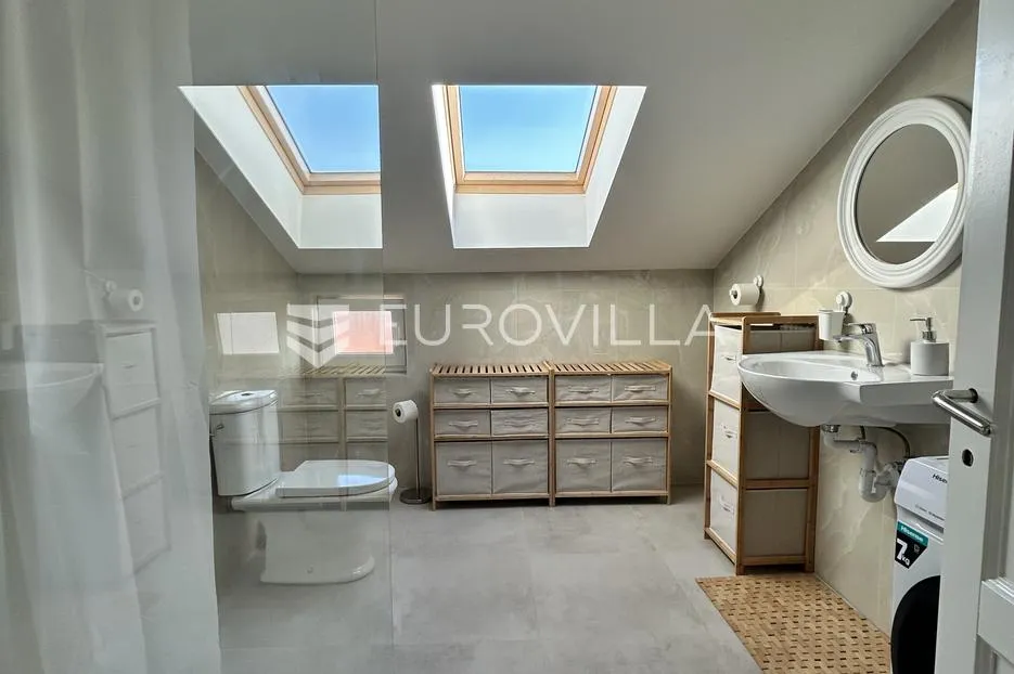 zadar, diklo, uređen dvosobni stan na drugom katu, 74 m² - slika 3