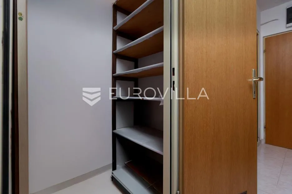 rijeka, krnjevo, komforan uređen stan površine 82 m², lođa - slika 21