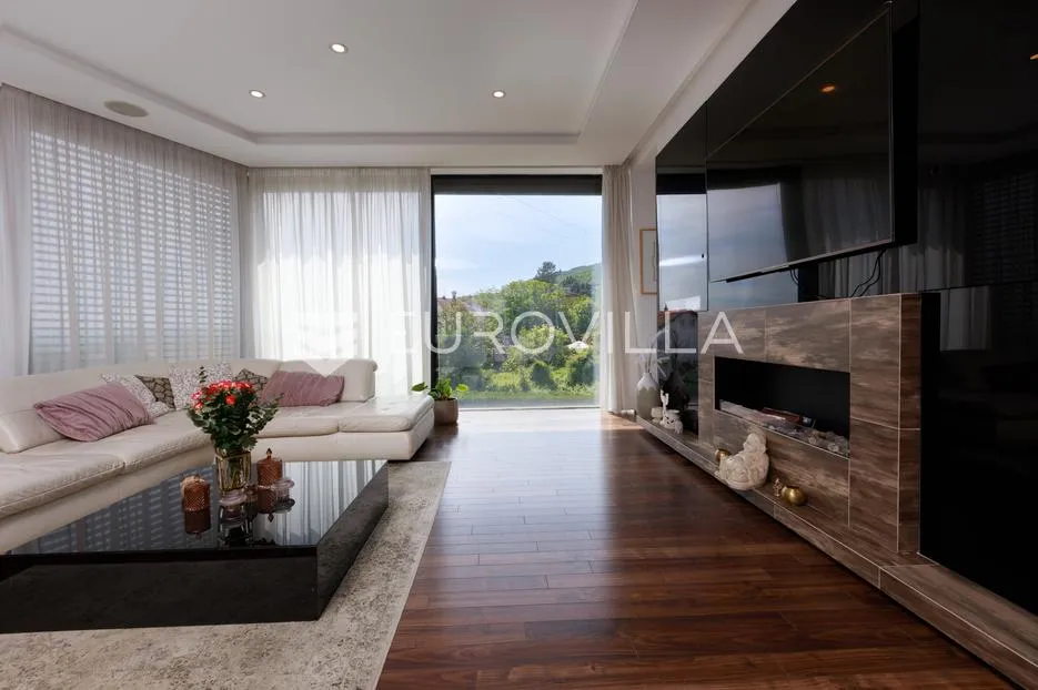 matulji, penthouse peterosobni dvoetažni stan160 m², terasa 130 m² i privatna okućnica 250 m² - slika 4