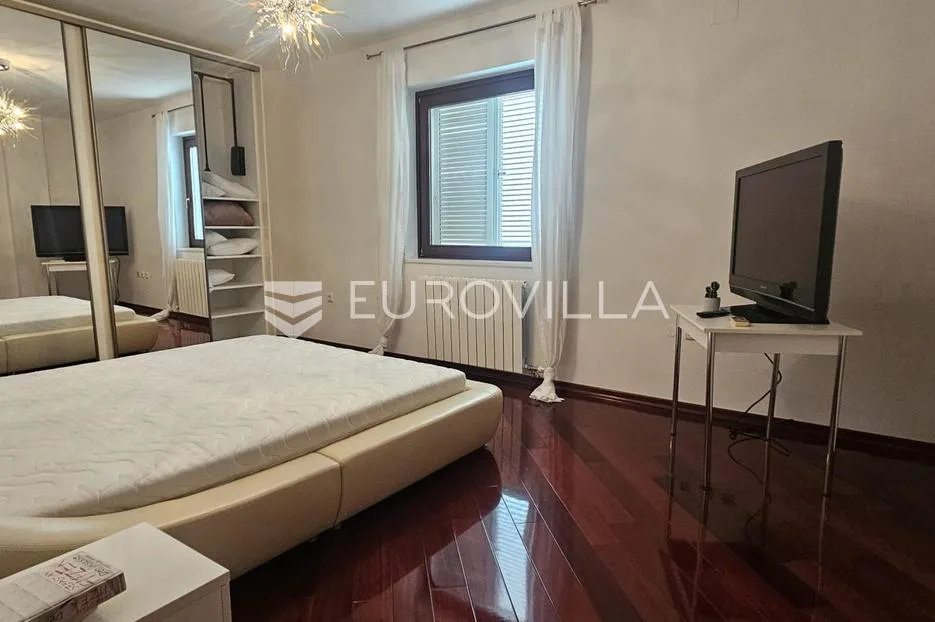 ičići, najam, luksuzan stan s pogledom na more, grijani bazen, garaža, 170 m2 - slika 7