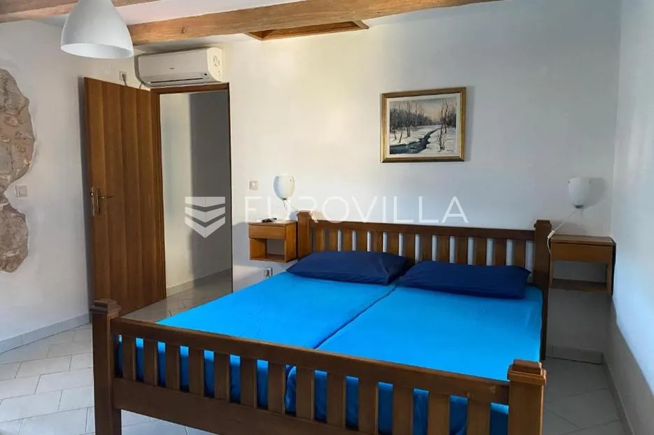 hvar, vrbanj, autohtona kamena kuća s bazenom - slika 9
