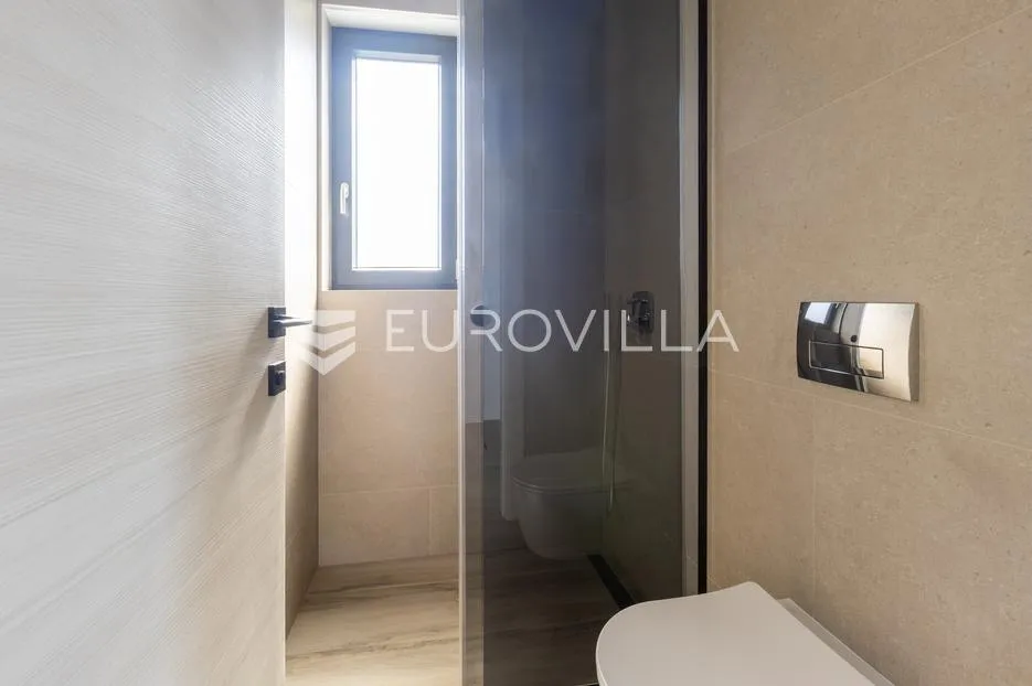 medulin, kvalitetna i moderna duplex kuća a, s grijanim bazenom 30 m² i garažom, 146 m² - slika 16