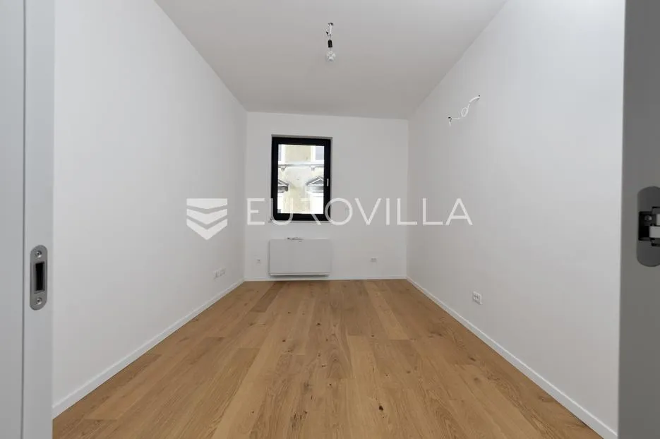 rijeka, pećine, novogradnja, luksuzan četverosoban stan 163,72 m² prvi red do mora - slika 9