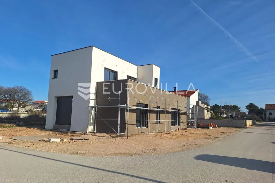 vodice, novogradnja, kuća s bazenom, 176,40 m² - slika 2