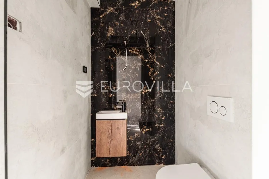 istra, poreč, novogradnja, prostrani penthouse sa krovnom terasom, odlična lokacija - slika 23