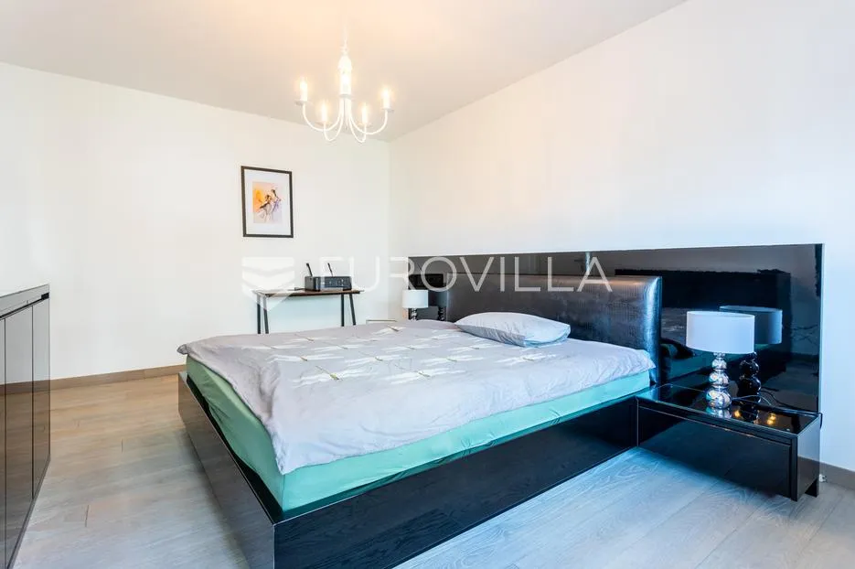 split, meje, moderan trosoban stan s pogledom na more - slika 21