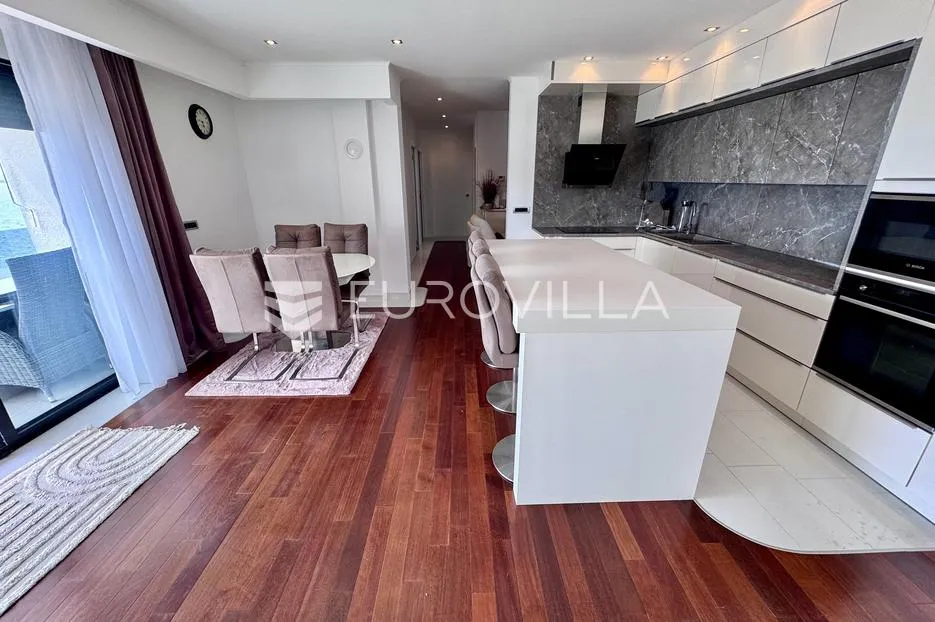 crikvenica, ekskluzivan trosoban stan 102,61 m², samo 50 m do mora, pogled na more - slika 8