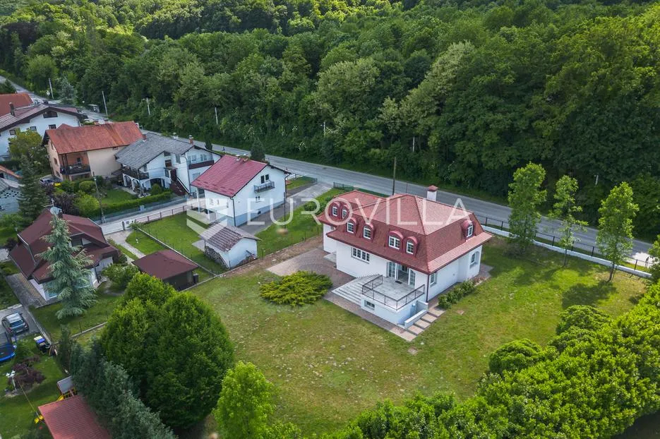 samobor, perivoj, obiteljska vila netto površine 323 m² na zemljištu 2.087 m² - slika 41
