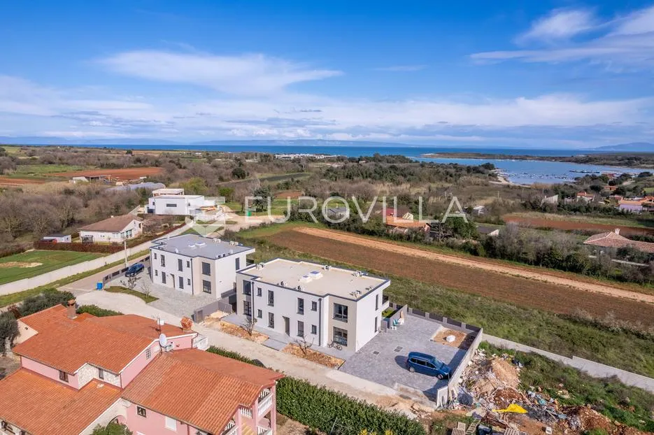 istra, ližnjan, dvosoban stan s vrtom, 300 m od mora - slika 2