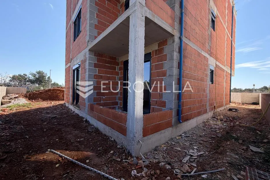 vir, novogradnja, apartman s 2 spavaće sobe i velikim vrtom na mirnoj lokaciji, centar - slika 3