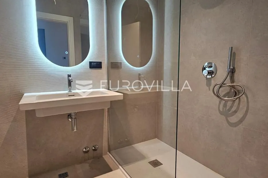 kaštel stari, luksuzan stan 101 m² na 2. katu s gražom, ostavom i pogledom na more - slika 8
