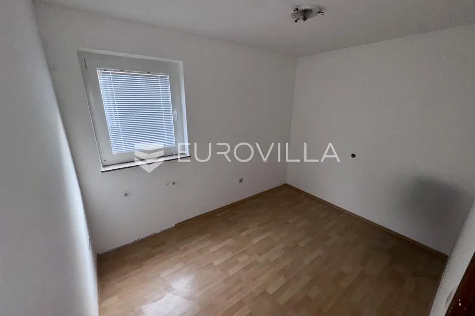 otok krk, njivice, četverosoban stan 67 m², parkirno mjesto - slika 8