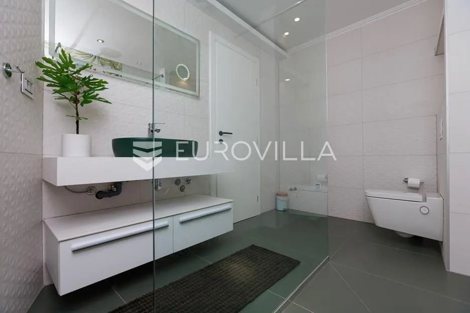 rijeka, kostrena, paveki villa s 2 stana, pomoćnim objektom i bazenom, 279 m² - slika 45