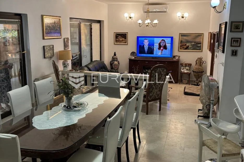 hvar, jelsa, stambeno poslovni kompleks idealan za investiciju - slika 3