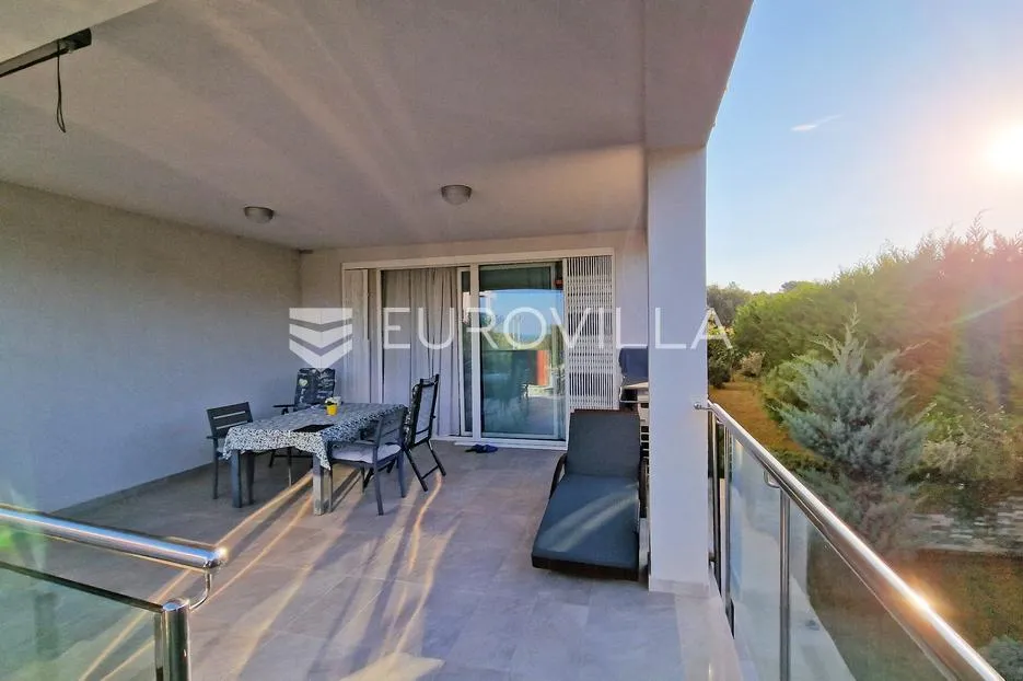 peroj, fažana, komforan stan 130 m² s vrtom 227 m² i prostranim suterenom - slika 4