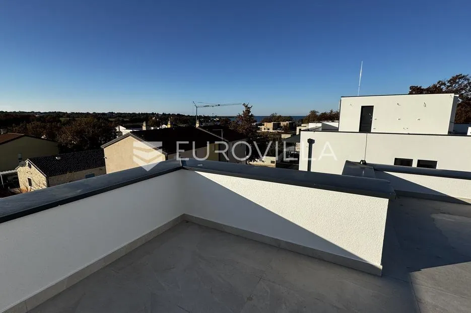 istra, novigrad, novogradnja, dvojna kuća 500 m od mora - slika 14