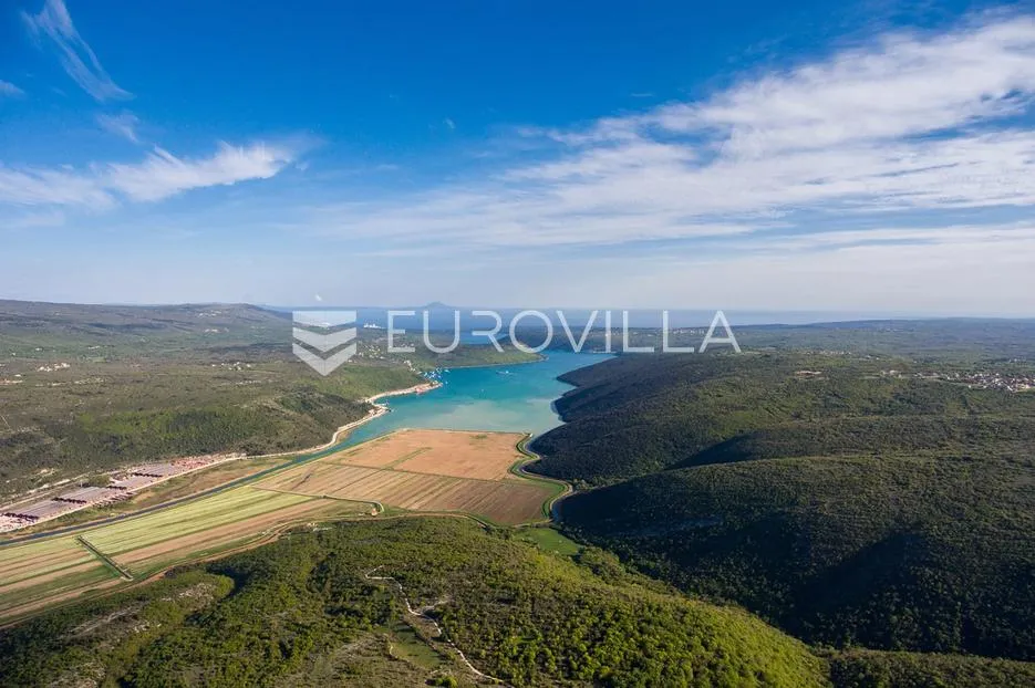 istra, barban, građevinsko zemljište 1329 m² u centru mjesta, prilika - slika 9