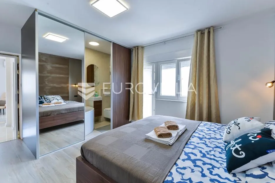 zadar, borik, kuća u nizu s 5 stambenih jedinica - slika 8