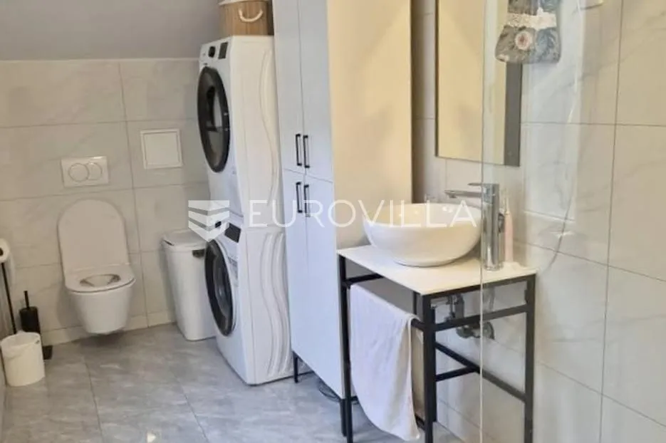 rijeka, brajda, kompletno adaptiran stan površine 105 m² - slika 7