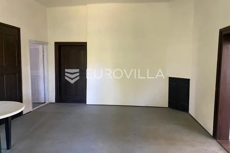 gornja rijeka, pofuki, povijesna kurija - slika 4