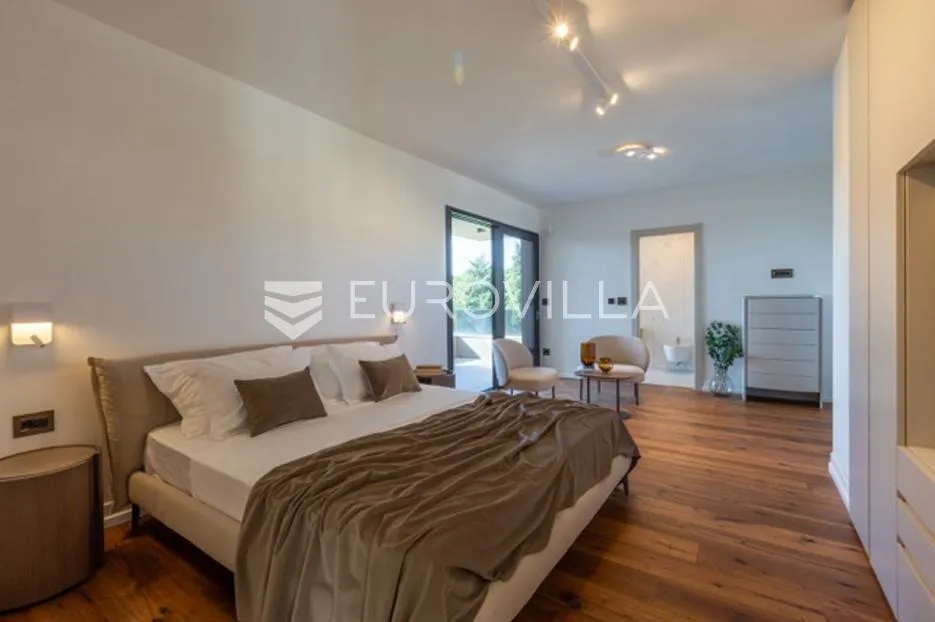 fažana, moderna vila 275 m² na velikoj besprijekornoj okućnici s grijanim bazenom - slika 31