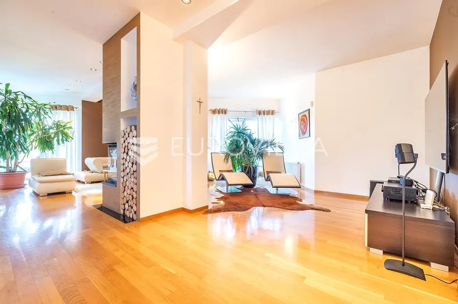 samobor, vrhovčak, luksuzna kuća 340 m² s dvorištem veličine 588 m² - slika 7