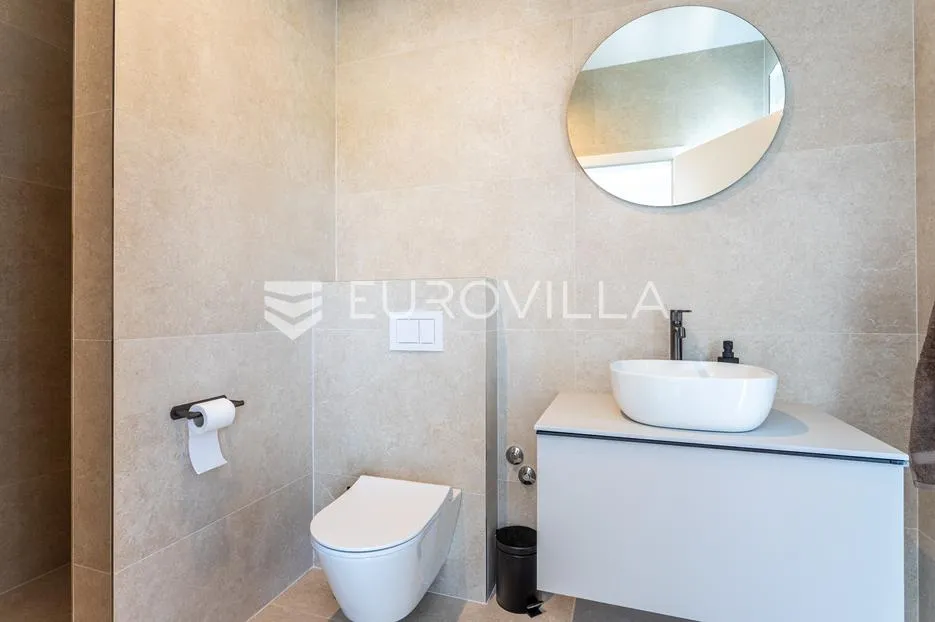 brodarica, moderna vila s bazenom, 283,62 m² - slika 26