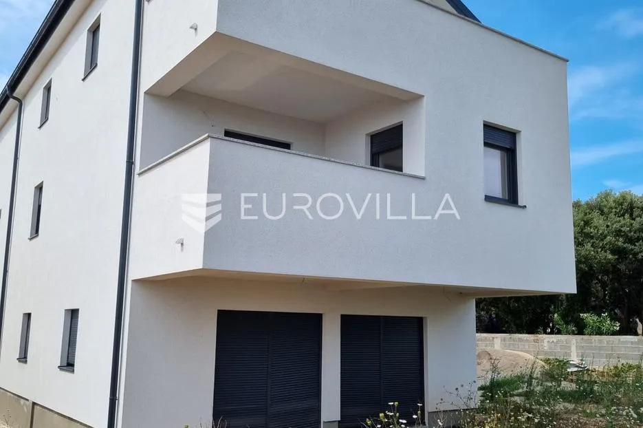 pag, mandre, trosoban stan 98 m² na prvom katu moderne zgrade s pogledom na more - slika 16