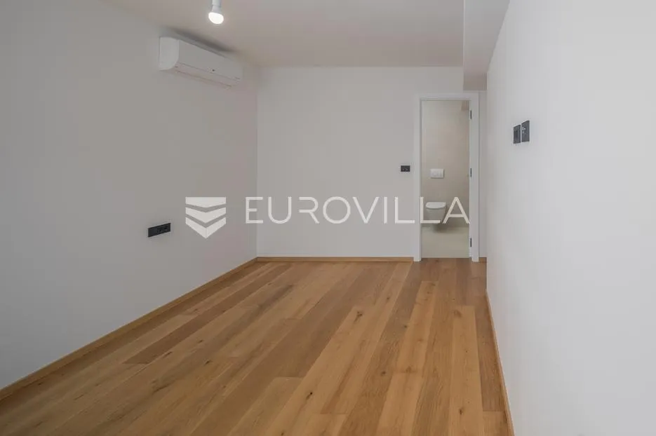 istra, rovinj, stan na dvije etaže, na prvom katu s 4 spavaće sobe, liftom i krovnom terasom - slika 6