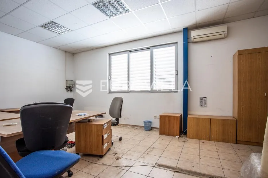 dugopolje, gospodarska zona, distribucijsko skladišni objekt ukupne površine 4.100 m² - slika 15