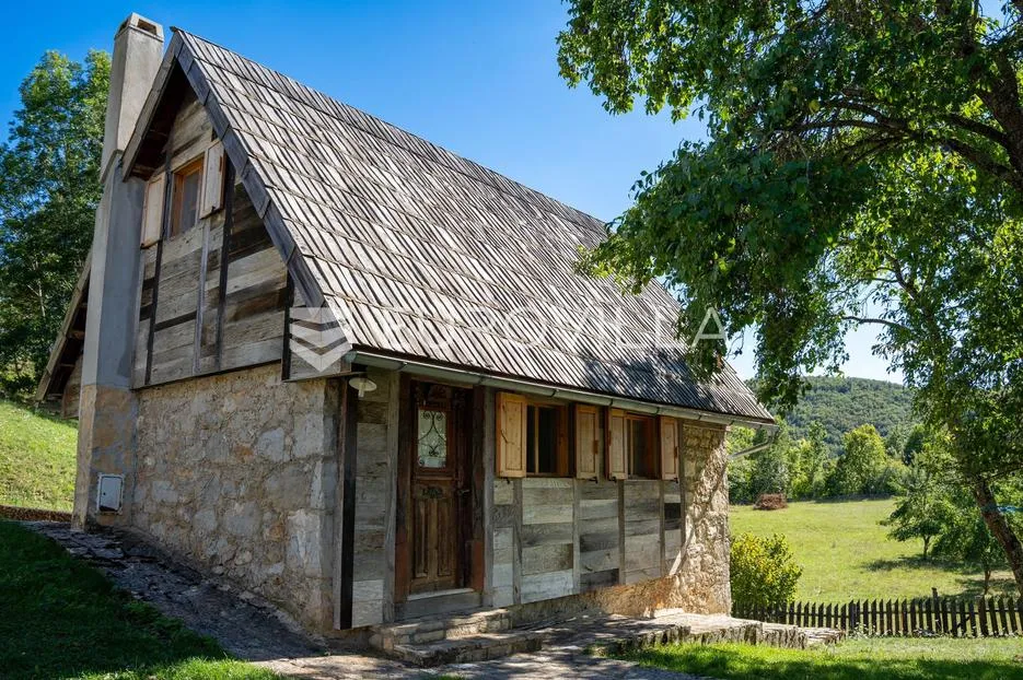 lika, plitvička jezera, ograđeno imanje 40.000 m² s 11 kuća, izuzetna rijetka investicija - slika 14