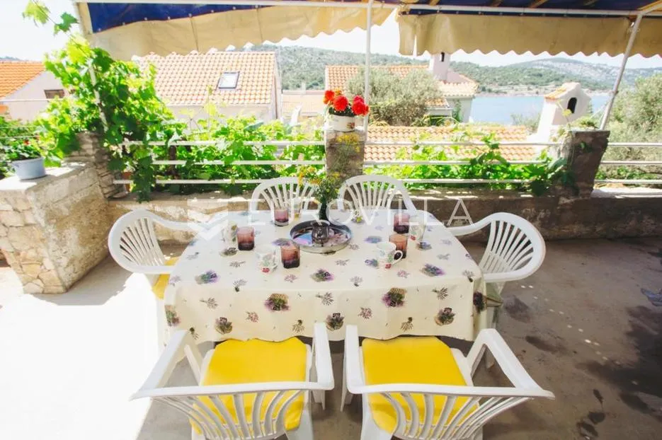 kaprije, prekrasna kuća s apartmanima, 180 m² - slika 32