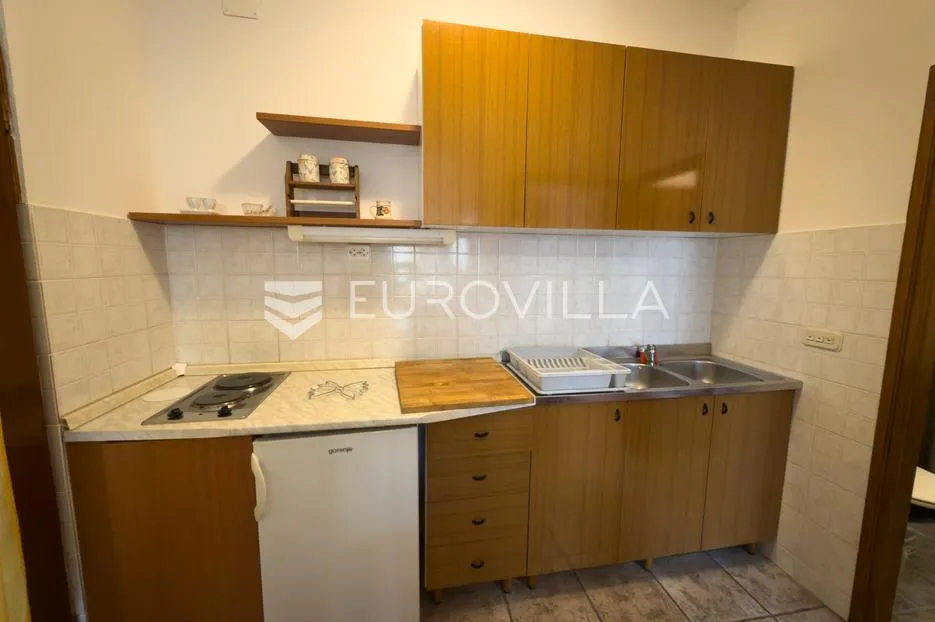 krk, najam, opremljen apartman 40 m² s osiguranom praonicom rublja - slika 2