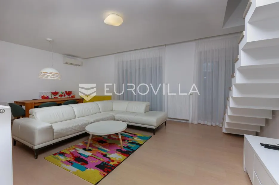 rijeka, donja vežica, peterosobni stan 186 m², dva balkona, parking - slika 3
