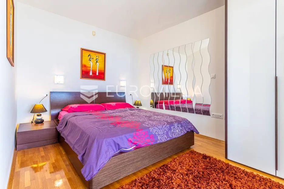 brela prekrasna kuća s bazenom i panoramskim pogledom - slika 25