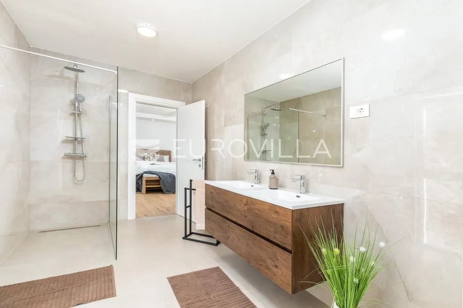 istra, fažana elegantna samostojeća vila s pogledom na brijune - slika 56