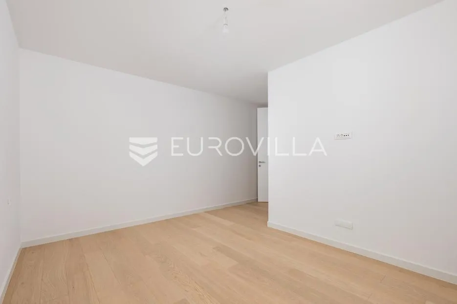opatija, centar, višesoban stan u novogradnji s 4 parkirna mjesta nkp 247 m2 - slika 34