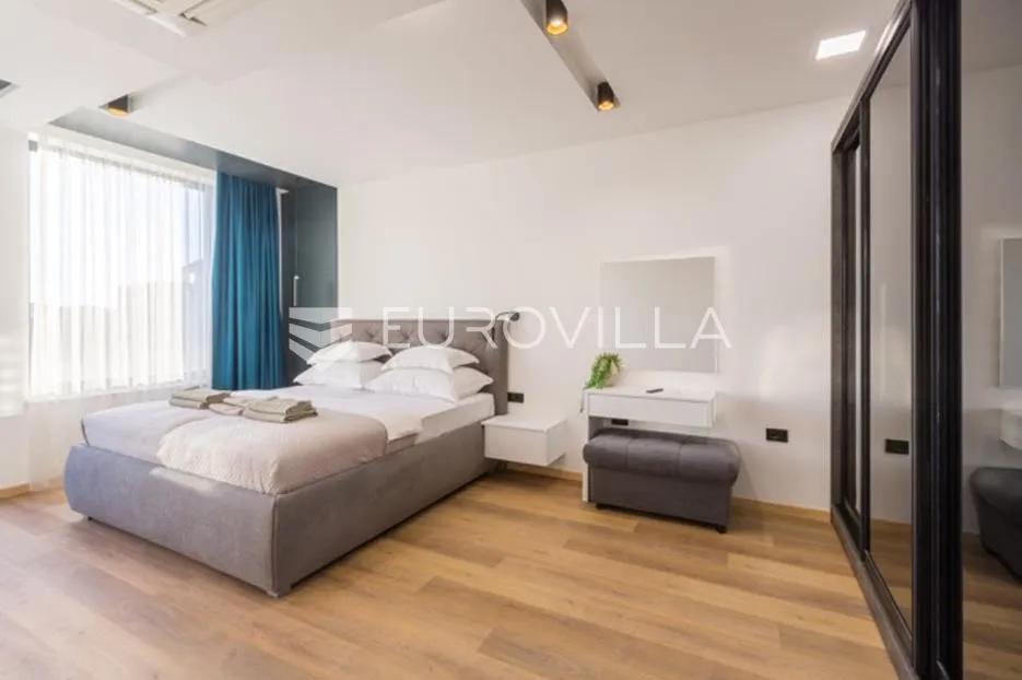 medulin, besprijekornog luksuzna vila 400 m² s bazenom, 300 m od plaže - slika 40