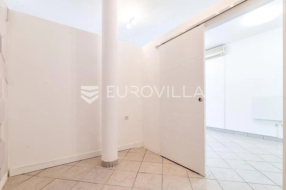 zagreb, trokut, poslovni prostor nkp 25 m2 - slika 3