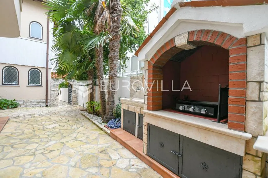 istra, umag, prekrasna kuća s bazenom prvi red do mora 430 m² - slika 9
