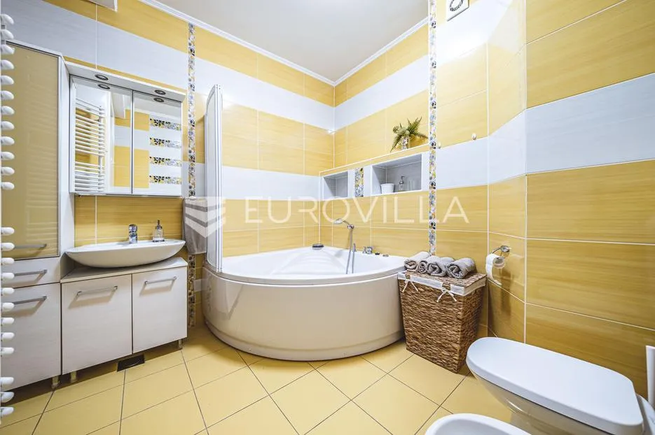 zagreb, maksimir, odličan četverosoban stan 120 m² s garažom - slika 17