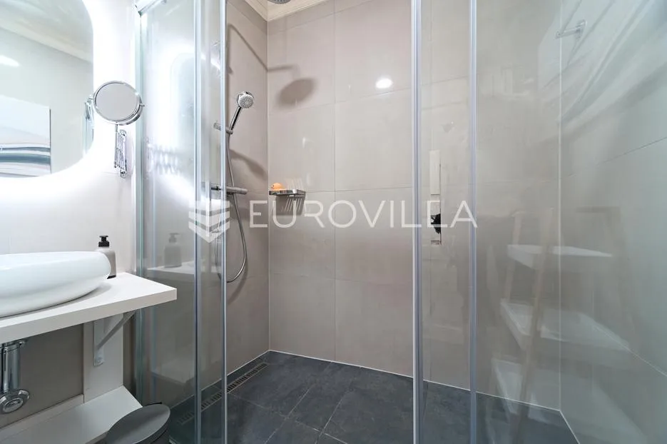 osijek, tvrđa, tri uhodana apartmana 68 m² - slika 22