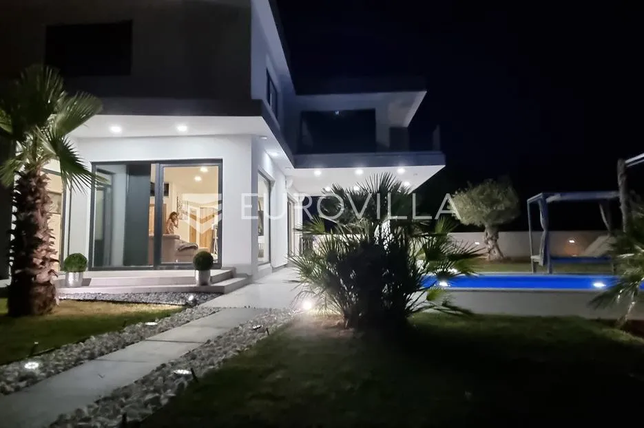 istra, svetvinčenat, moderna vila nkp 160 m2 s bazenom okružena zelenilom u mirnom naselju - slika 14