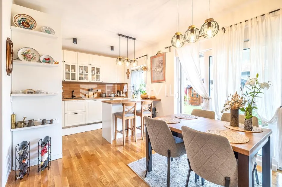 zagreb, gornja dubrava, obiteljska kuća s dva stana površine 200 m² novogradnja - slika 8