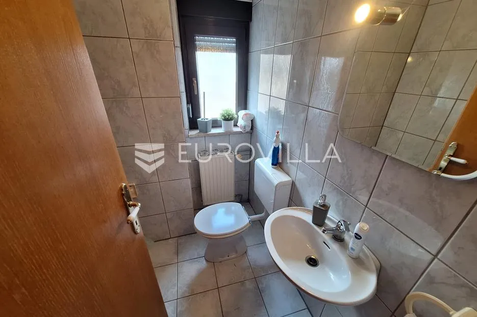 jastrebarsko, plešivica, kuća 266 m² s bazenom na mirnoj lokaciji - slika 8