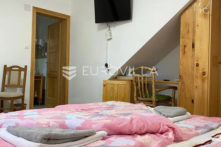 plitvička jezera, korenica, dvije kuće 470 m² - slika 28