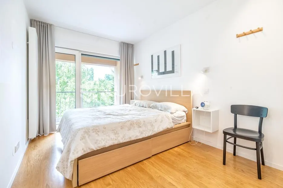 ravnice prekrasan namješten četverosoban stan 120 m² - slika 6